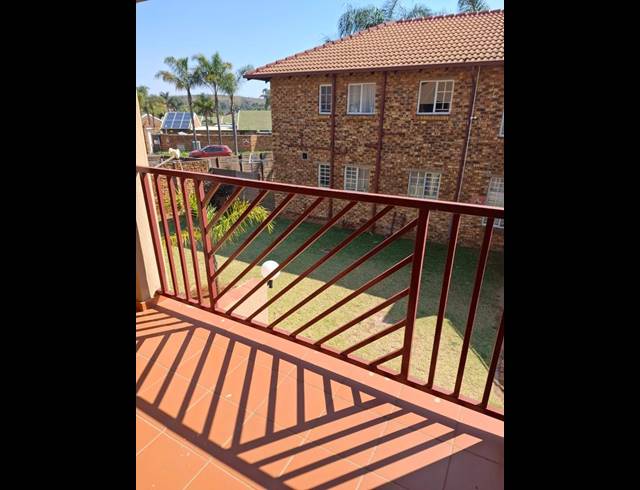 2 BEDROOM PROPERTY TO RENT IN MORELETAPARK